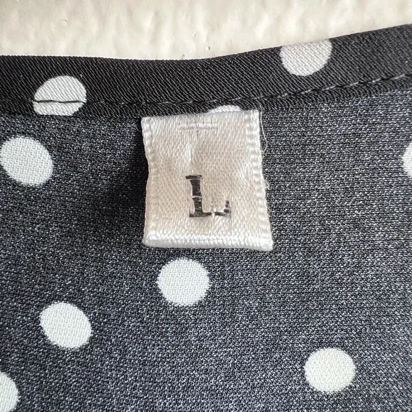 Black Women's Blouse Classy Polka Dot Shirt Dressy Work Flattering Size Large - Picture 6 of 16